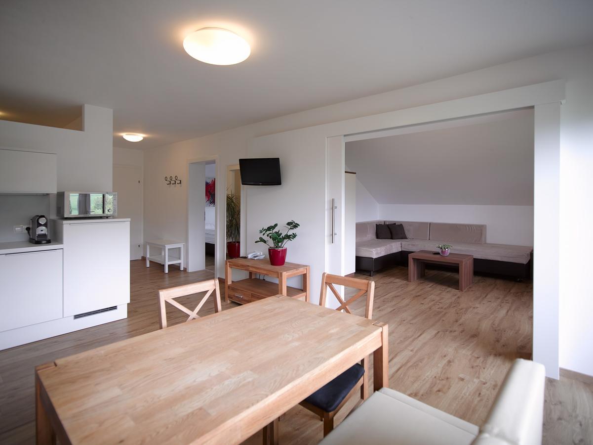 Aparthotel Fuerst Уиндишгарстен Екстериор снимка