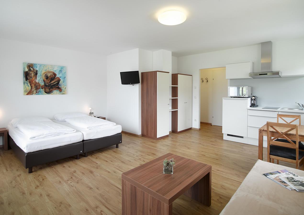 Aparthotel Fuerst Уиндишгарстен Екстериор снимка